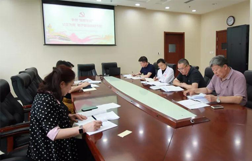 德州扑克平台网组织专题理论中心组学习邹碧华、郑德荣同志先进事迹