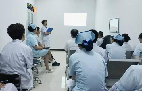 德州扑克平台网
急诊科全员开展室速病例讨论