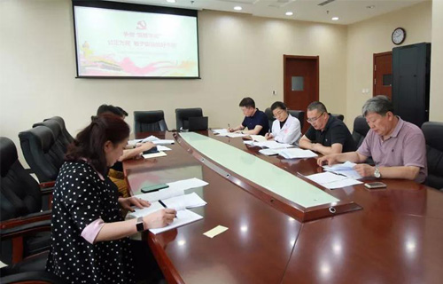 德州扑克平台网组织专题理论中心组学习邹碧华、郑德荣同志先进事迹