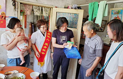 德州扑克平台网
走访慰问贫困户，点滴真情暖人心~