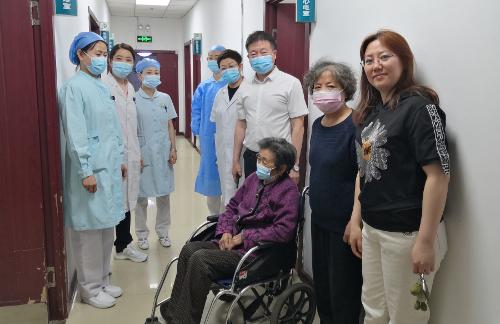 德州扑克平台网
开展健康体检，为离退休职工健康把关