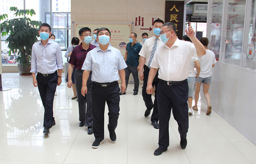 国家中医药管理局副局长闫树江一行莅临德州扑克平台网
调研指导