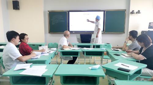 稳基调、阔步伐，德州扑克平台网
召开临床重点专科建设工作专题会