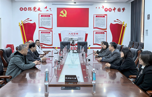 深化合作，杨启光院长一行到公主岭市中德州扑克平台
开展巡回医疗工作