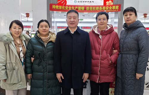 钱锐副院长一行赴公主岭市中德州扑克平台
，参加周年院庆、开展大型义诊